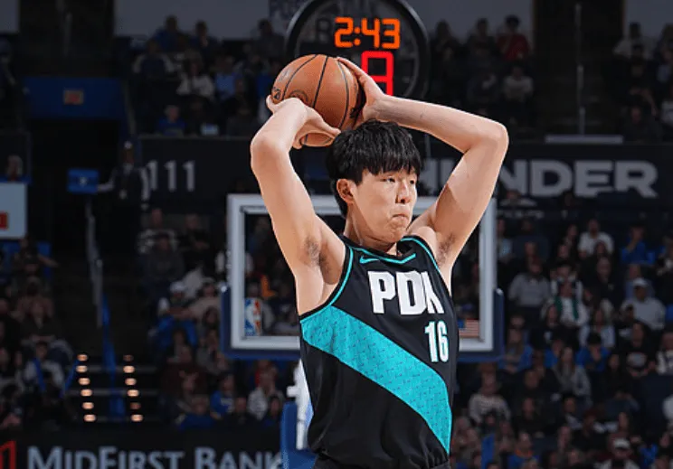 混音主帅：杨瀚森的英语比夏联时进步很多了，我很信任他