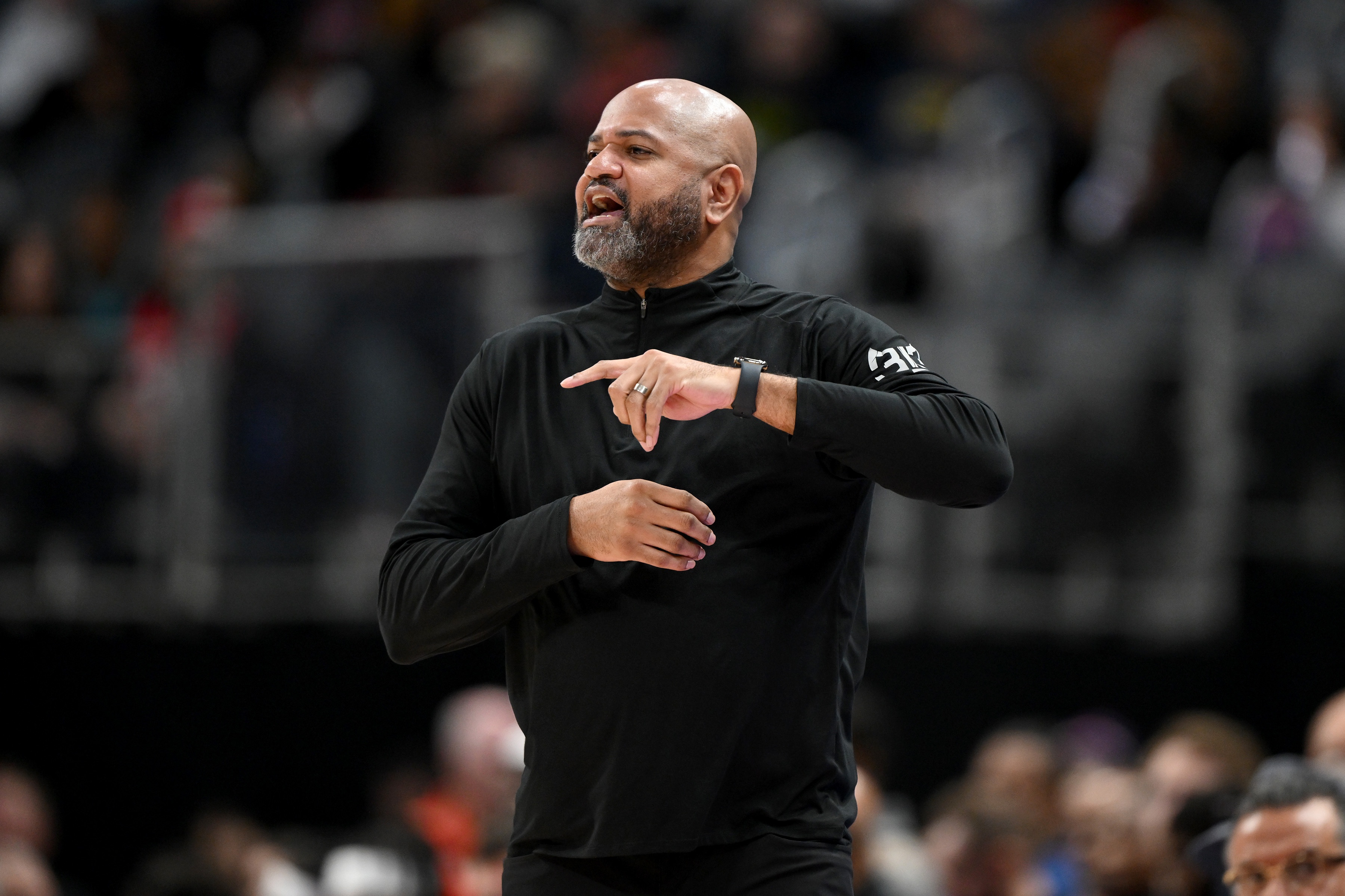 开云APP-三分32中7！比克斯塔夫：我们还不是成品球队 利用好空间继续提升